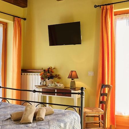Circolo Operaio Acli Colloro Hotell Eksteriør bilde